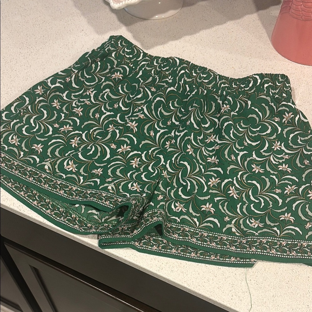 Max Studio Green High Waist Shorts with Intricate Pattern